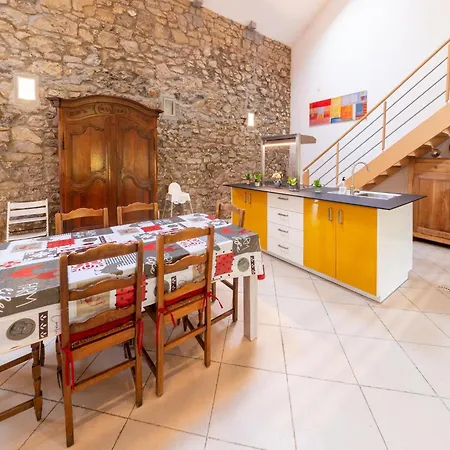 Nyaraló Rustic Bohon Family Retreat