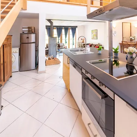 Rustic Bohon Family Retreat Nyaraló