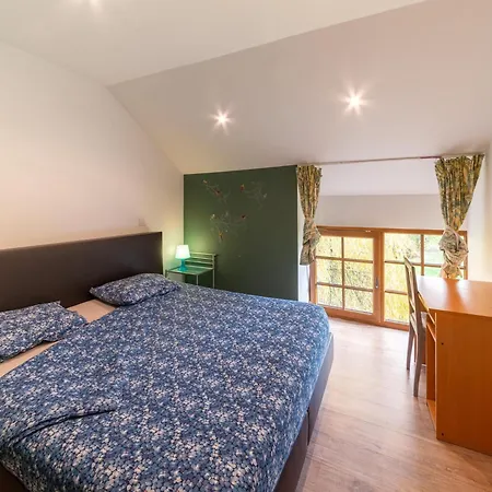 Rustic Bohon Family Retreat 別荘